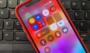 Tampilan Control Center iPhone di iOS 18 Bisa Dimodifikasi.