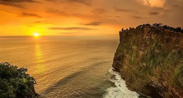 Jimbaran Bali: Surga Pantai, Kuliner Laut, dan Pesona Sunset